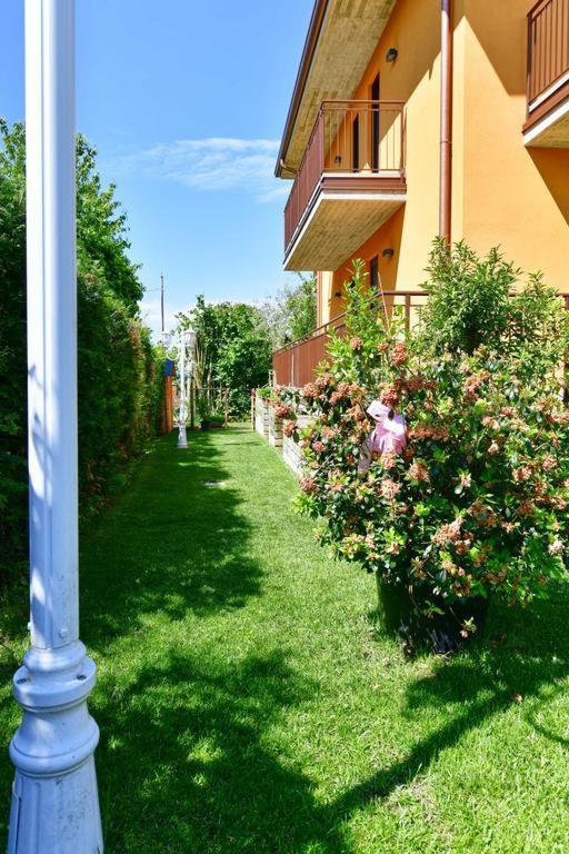 فندق La Terrazza Sul غارْدا المظهر الخارجي الصورة